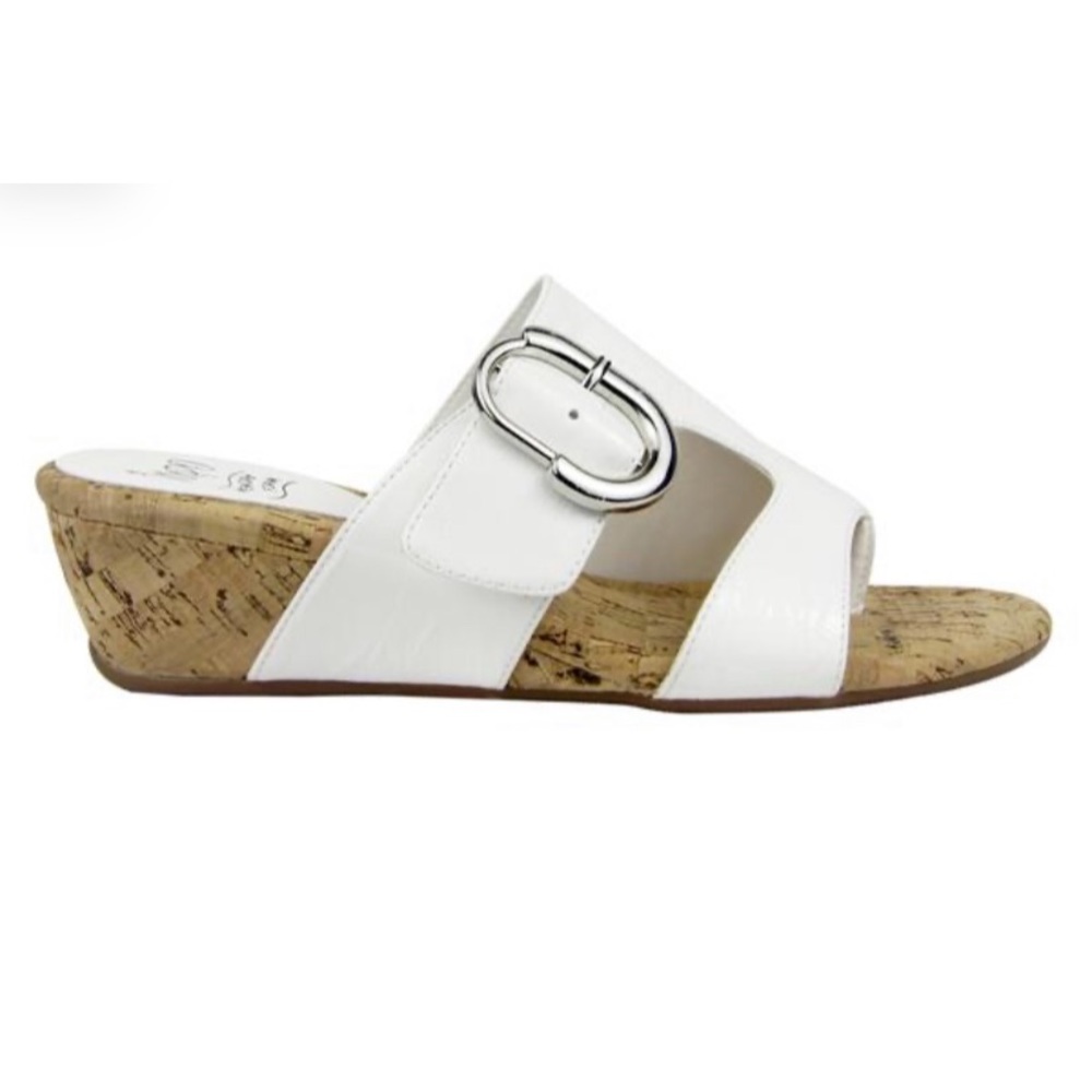 BRAND NEW‼️‼️ Givana Wedge Sandal with Memory Foam
